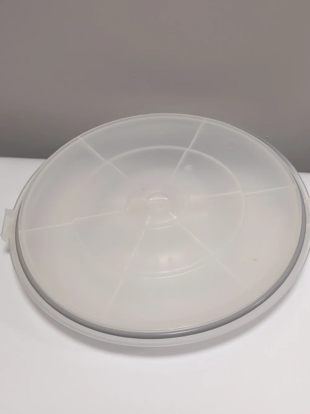 Pampered Chef Gray Microwave Steamer with Clear Lid, 3 Qt Microcooker Plus